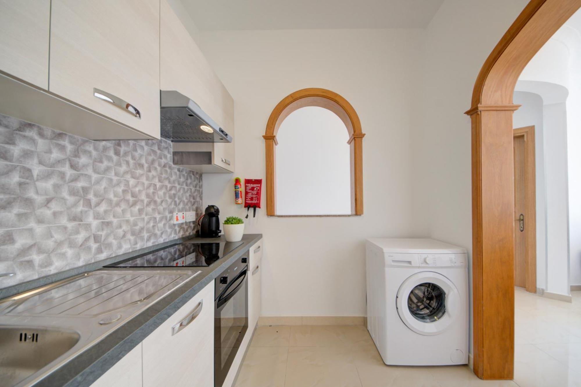 Don Rua Court 3 Bedroom Apartments By Shortletsmalta スリーマ エクステリア 写真